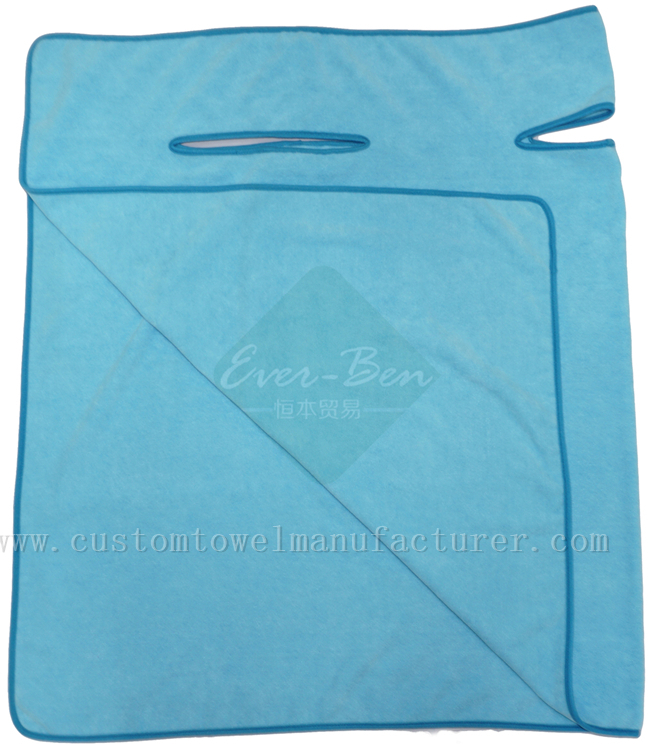 China Bulk personalised dressing gown kids bath towel manufacturers